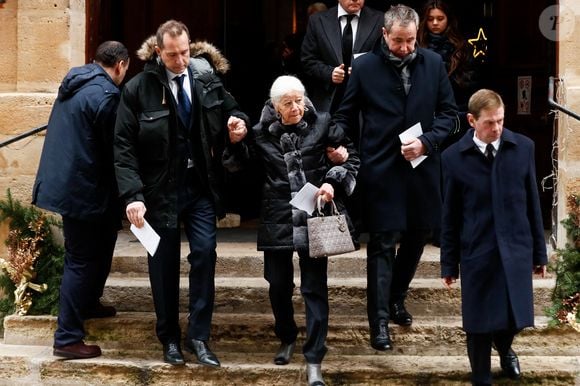 Exclusif - Nicole Pompidou, la veuve du défunt - Obsèques d'Alain Pompidou en l'église Saint-Louis-en-l'Île à Paris, le 18 décembre 2024. 
© Christophe Clovis / Bestimage