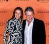 Marié à Anna Eberstein et père de cinq enfants, Hugh Grant apprécie notamment les marchés et les produits locaux. 

Hugh Grant avec sa femme Anna Elisabet Eberstein assistent à la soirée des nommés aux EE BAFTA Film Awards 2025, organisée avec le soutien de Bvlgari, à la National Portrait Gallery de Londres, le 15 février 2025.. ©