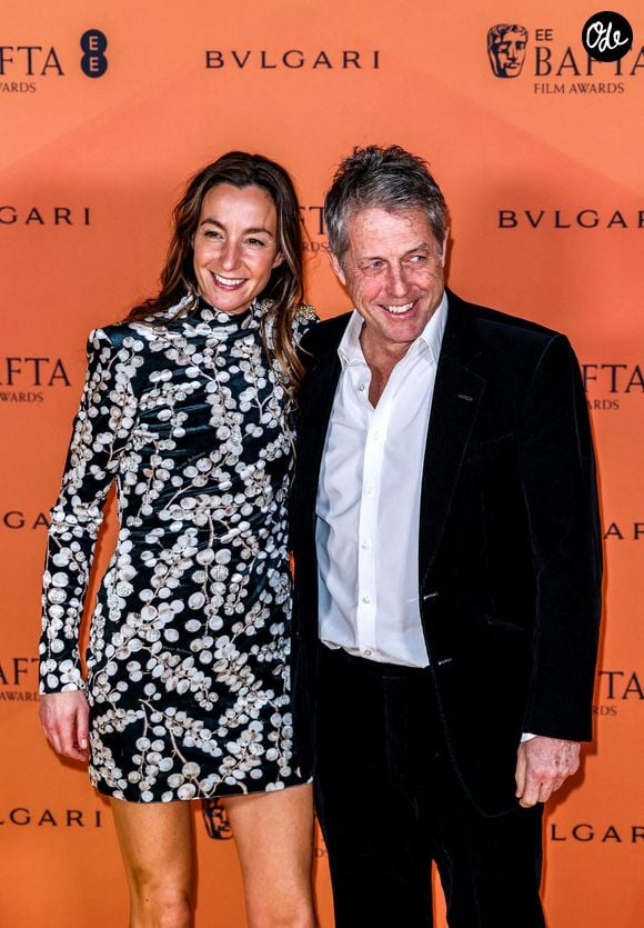 Marié à Anna Eberstein et père de cinq enfants, Hugh Grant apprécie notamment les marchés et les produits locaux. 

Hugh Grant avec sa femme Anna Elisabet Eberstein assistent à la soirée des nommés aux EE BAFTA Film Awards 2025, organisée avec le soutien de Bvlgari, à la National Portrait Gallery de Londres, le 15 février 2025.. ©