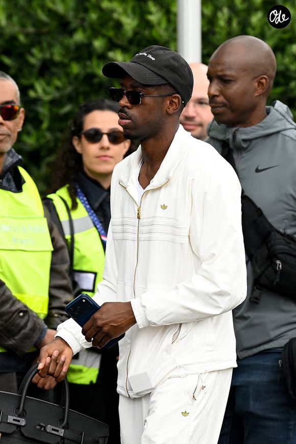 Ousmane Dembélé - L'équipe de France de football s'envole du Bourget pour rejoindre Boston aux Etats Unis pour participer à la coupe du monde de la FIFA (du 11 juin au 19 juillet, aux États-Unis, au Canada et au Mexique), le 10 juin 2026. Pierre Perusseau/Bestimage