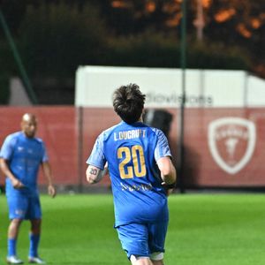 Louis Ducruet durant la première édition du « match des légendes » opposant l'équipe des Légendes, les anciens de Cannes, à l'équipe des Etoiles avec pour capitaine Didier Deschamps, au stade Pierre de Coubertin à Cannes, le 30 octobre 2025. Les Légendes cannoises, coachées par Luis Fernandez et supportées par Zinedine Zidane qui portait les couleurs cannoises, mais qui n'a pas joué, ont remporté le match 3 à 2. Tous les bénéfices de la soirée seront reversés aux associations les Etoiles de l'Espoir, à l'association Adrien et à l'association Clin d'Oeil, qui oeuvrent pour les plus démunis et la jeunesse. © Bruno Bebert / Dominique Jacovides / Bestimage