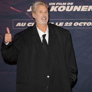 Une véritable plongée dans son univers, "qui touche à la musique, à l’image, au cinéma, à la BD". 

Antoine de Caunes - Avant-première du film "L'Homme qui rétrécit" au cinéma le Grand Rex à Paris le 6 octobre 2025. © Coadic Guirec/Bestimage