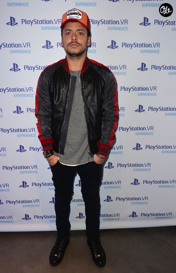 Kev Adams lors du photocall Experience PlayStation VR à Paris, France, le 13 octobre 2016. © Veeren/Bestimage