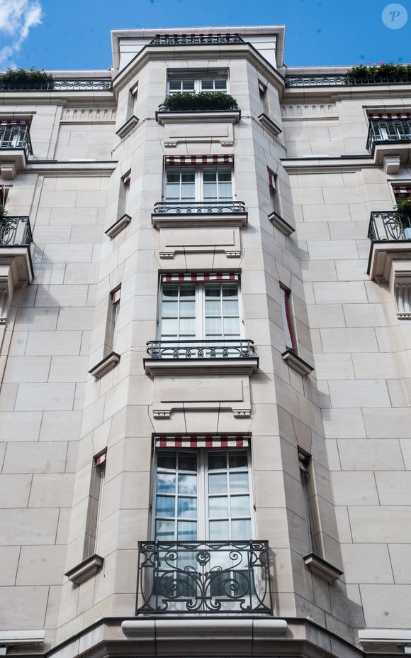 Un hôtel 5 étoiles peu accessible mais qui fait rêver !

Illustration de l'hôtel 5 étoiles, Le Bristol - Illustrations des magasins et hôtels de luxe à Paris. Le 4 août 2015
©Agence / Bestimage