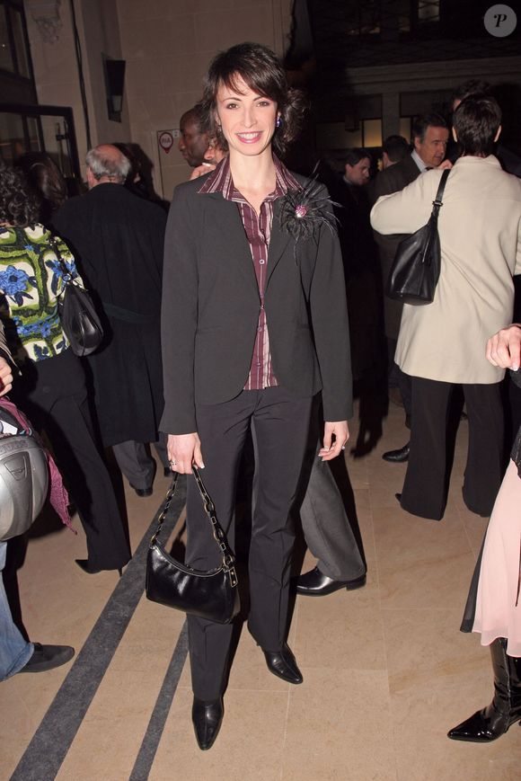 La danseuse Stéphanie Romberg est décédée à l'âge de 50 ans. 

La danseuse de l'Etoile Française Stephanie Romberg assiste au cocktail 'Art de Vivre' à la 'Galerie Royale' à Paris, France le 7 avril 2005. ©Benoit Pinguet/ABACA