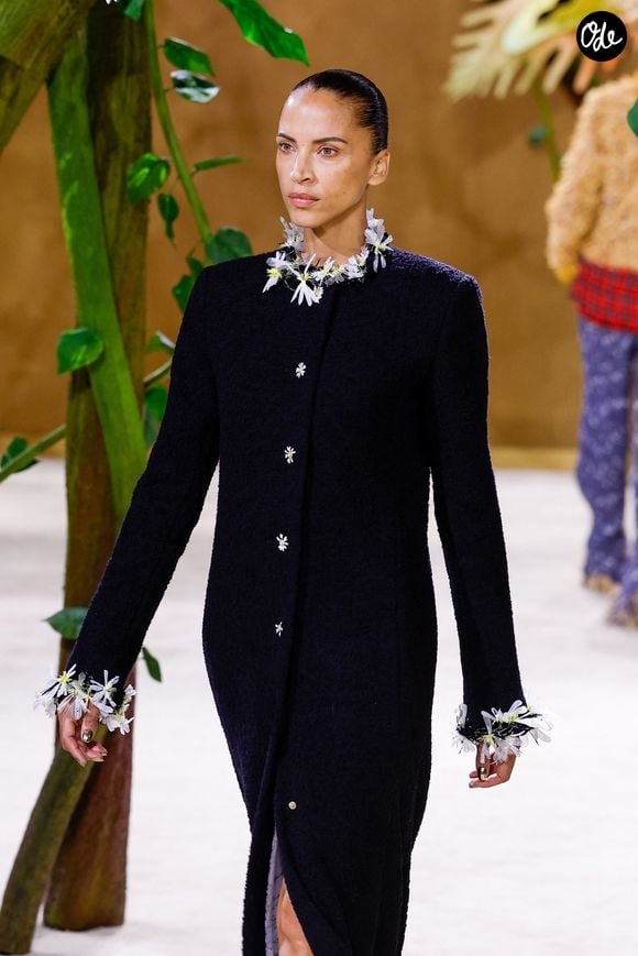 Noémie Lenoir - Défilé de mode Chanel Collection Haute Couture Automne/Hiver 2026-2027 lors de la Fashion Week de Paris (PFW) au Grand Palais, à Paris, France, le 7 juillet 2026. © Bestimage