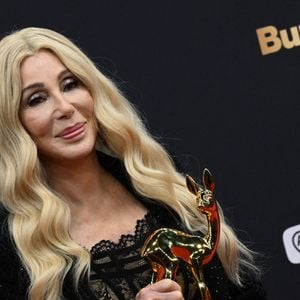La chanteuse Cher lors de la 77e édition des Bambi Awards dans les studios de cinéma de Bavière, Grünwald, le 13 novembre 2025. Photo : Felix Hörhager/Dpa/Abaca