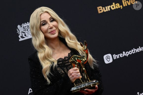 La chanteuse Cher lors de la 77e édition des Bambi Awards dans les studios de cinéma de Bavière, Grünwald, le 13 novembre 2025. Photo : Felix Hörhager/Dpa/Abaca