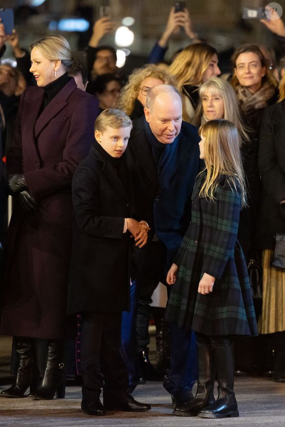 Le prince Albert II de Monaco, La princesse Charlène de Monaco, La princesse Gabriella de Monaco, comtesse de Carladès, Le prince Jacques de Monaco, marquis des Baux - La famille princière de Monaco lors de l'embrasement de la barque dans le cadre des célébrations de la Sainte-Dévote, Sainte Patronne de Monaco le 26 janvier 2024.

© Olivier Huitel / Pool Monaco / Bestimage