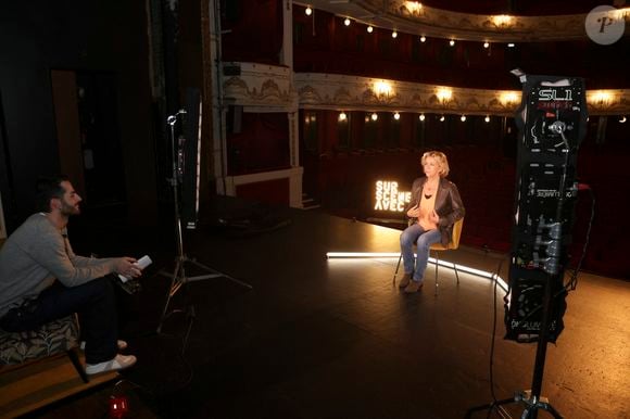 Exclusif - Corinne Touzet lors du tournage de "Sur Scène Avec" à Paris le 7 novembre 2024. © Jack Tribeca / Bestimage