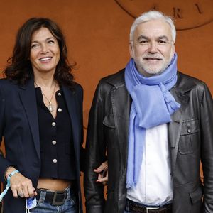 Animateur vedette de CNews et d'Europe 1, Pascal Praud est également père de quatre filles.

Pascal Praud et sa femme Catherine lors des Internationaux de France de Tennis de Roland Garros, à Paris, France.

© Cyril Moreau / Bestimage