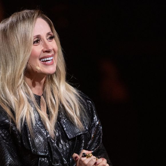 Exclusif - Lara Fabian lors de l'enregistrement de l'émission "La chanson secrète N°14", présentée par Nikos Aliagas et diffusée le 26 décembre sur TF1, à Paris le 9 décembre 2025. © Jacovides-Moreau/Bestimage