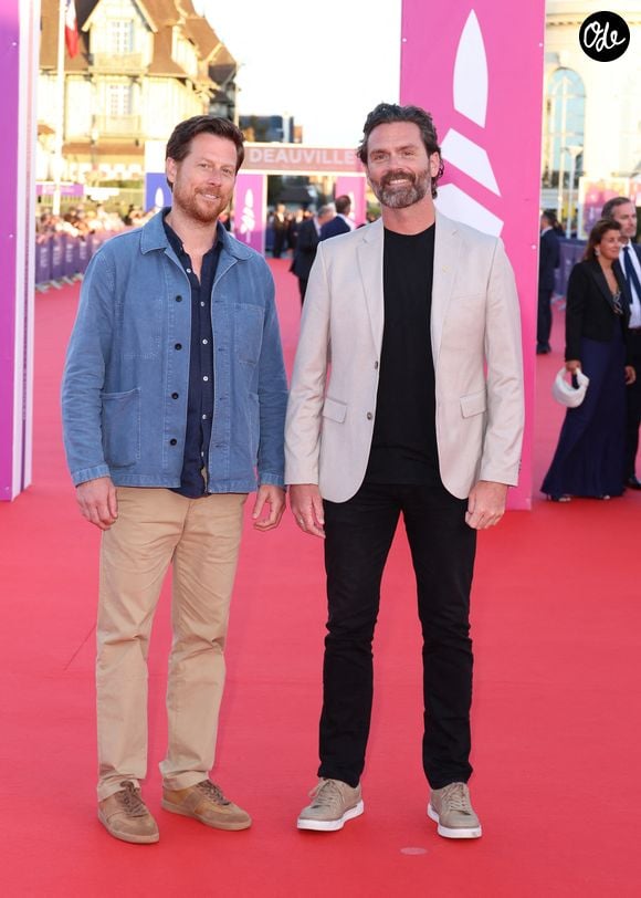 Nathan Golon et Pete Muller lors de la première du film 'L'Invitation' pendant la 52ème édition du Festival du Cinéma Américain de Deauville, France, le 5 septembre 2026. © Denis Guignebourg/Bestimage