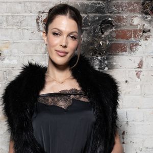 Iris Mittenaere au photocall du défilé Vaillant Collection Femme Prêt-à-Porter Automne/Hiver 2026-2027 lors de la Fashion Week de Paris (PFW) au palais de Tokyo, à Paris, France, le 6 mars 2026. © Julien Sarkissian/Bestimage