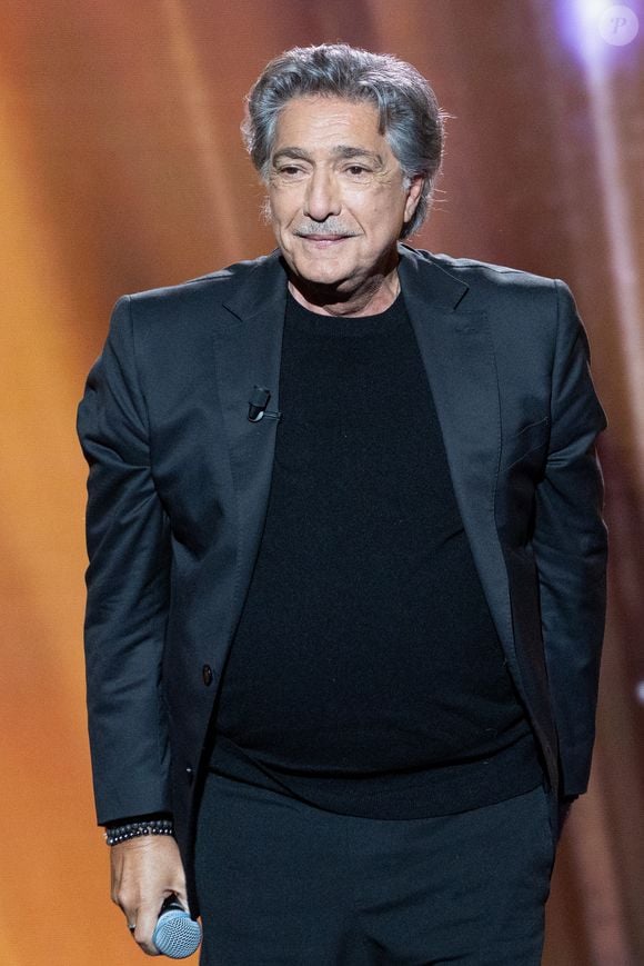 Exclusif - Frédéric François lors de l'enregistrement de l'émission "La Boîte à secrets", présentée par F.Bollaert et diffusée le 16 janvier 2026 sur France 3, dans les studios du Lendit à Saint-Denis, France, le 16 décembre 2025. © Cyril Moreau/Bestimage