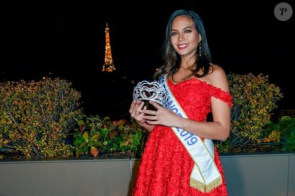 Miss France 2019 Vaimalama Chaves lors du cocktail de dévoilement de la couronne de Miss France 2019 Julien D'Orcel à Paris, France, le 7 novembre 2019. Photo by Shootpix/ABACAPRESS.COM