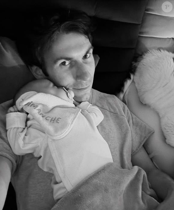 "Six semaines aussi intenses qu’une vie entière."

Qui vient de publier une photo sur Instagram dans laquelle il dit Publication sur le compte Instagram de Thibaut Roland