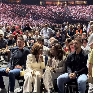 De nombreuses personnalités, dont Michelle Obama, Oprah Winfrey et Thomas Pesquet, étaient présentes pour l’occasion.

Oprah Winfrey assiste au concert de Céline Dion à la Plénitude Arena le 12 septembre 2026.

Photo : Agence / Bestimage