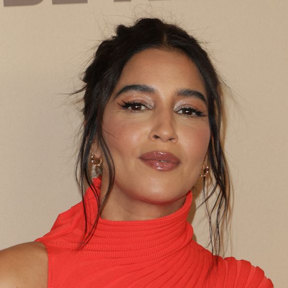 "Mais mon petit coeur, attend, ça va mon prince ?", dit-elle tendrement en se retournant pour l'embrasser. 


Leila Bekhti - Avant-première du film "Ma Mère, Dieu et Sylvie Vartan" au cinéma Pathé Palace à Paris le 17 mars 2025. © Coadic Guirec/Bestimage