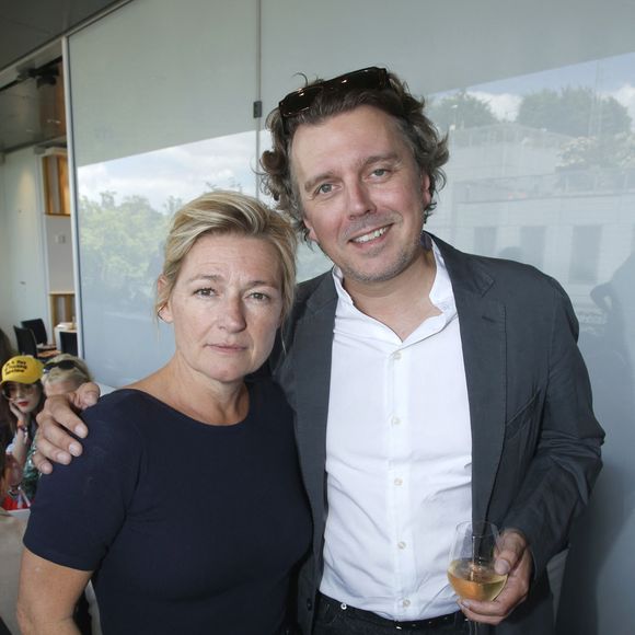 Exclusif - Anne-Élisabeth Lemoine et Alex Vizorek - Déjeuner dans la loge de France Télévisions lors de la Finale Hommes des Internationaux de France de Tennis de Roland Garros 2024 - Jour 15 à Paris. Le 9 Juin 2024. 
© Bertrand Rindoff / Bestimage