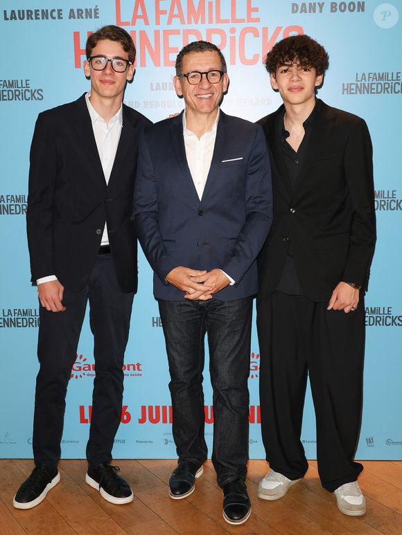 Le comédien est l'heureux père de cinq enfants, issus de différentes unions

Dany Boon avec ses deux fils Eytan et Mehdi - Avant-première du film "La Famille Hennedricks" au Cinéma Pathé Beaugrenelle à Paris le 18 juin 2024. © Coadic Guirec/Bestimage