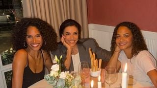 Au 125, rue du Faubourg Saint-Honoré à Paris, Eva Longoria et Christina Milian se régalent dans ce restaurant branché