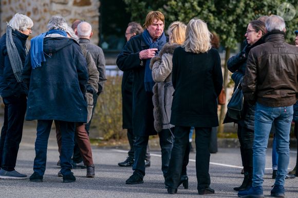 Bernard Sauvat aux obsèques du chanteur Herbert Léonard au crématorium de Saint-Fargeau-Ponthierry, France, le 12 mars 2025. © Bestimage