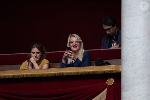 Journ e Sp ciale Pour Les quipes De LCI Une Journaliste Install e journ-e-sp-ciale-pour-les-quipes-de-lci-une-journaliste-install-e