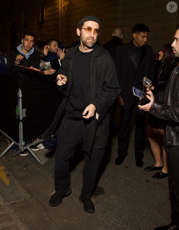 Thomas Bangalter s'est produit le 27 février dernier au célèbre Alexandra Palace de Londres avec une autre légende des platines, l'anglais Fred Again. Ensemble, ils ont livré un B2B d'exception devant une foule en délire. 

Paris, FRANCE YSL a organisé une soirée étoilée à Paris après son défilé. Les invités VIP sont arrivés pour célébrer la soirée, notamment Zoe Kravitz, Kate et Lila Moss, Bella Hadid, Rosé, Olivia Wilde, François Arnaud, David Banda et Lourdes Leon, Manu Rios, Logan Lerman, Evan Ross, Nadia Lee Cohen, Devon Lee Carlson et bien d'autres encore.



Sur la photo : Thomas Bangalter