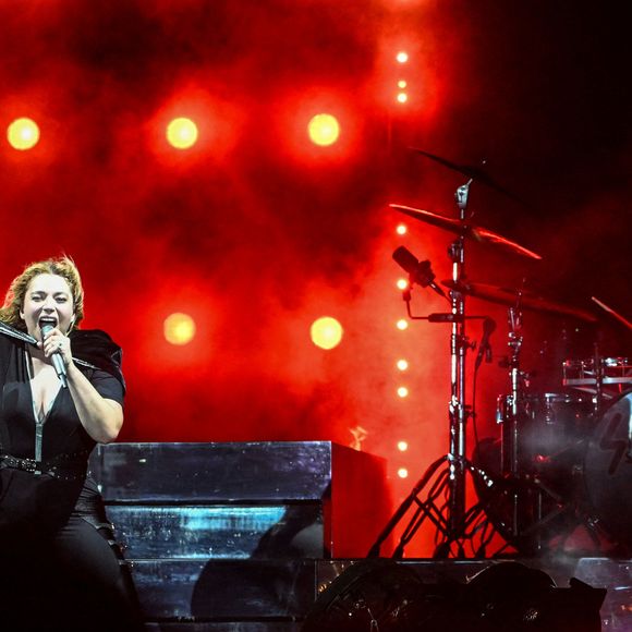 Santa, chanteuse, autrice, compositrice et productrice niçoise, en concert sur la scène Masséna durant la dernière soirée du Nice Jazz Fest 2025, le 27 juillet 2025. © Bruno Bebert/Bestimage