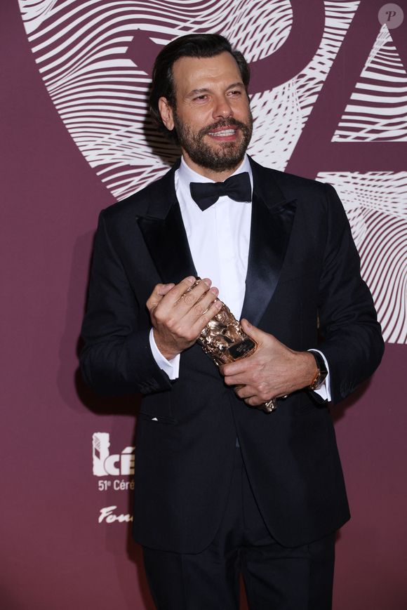 Laurent Lafitte (montre Jaeger-LeCoultre) (Meilleur acteur dans La Femme la plus riche du monde) au photocall du dîner de la 51ème cérémonie des César au Fouquet's à Paris, France, le 27 février 2026. © Denis Guignebourg/Bestimage