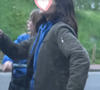 Ce lundi 13 avril, elle s'est d'ailleurs emparée de son compte Instagram pour partager une étape importante de sa vie de maman.

Abbie, la fille de 12 ans de Faustine Bollaert et Maxime Chattam, part en classe verte.