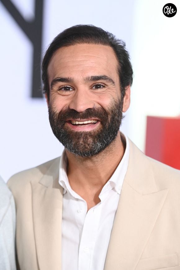 et Ycare qui ont aussi des souvenirs précieux avec elle.

Exclusif - Ycare - Enregistrement de l'émission "Vivement dimanche" spécial Céline Dion au studio Rive gauche, presentée par Michel Drucker. Diffusion sur France 3 le 6 septembre 2026. © Guillaume Gaffiot/Bestimage