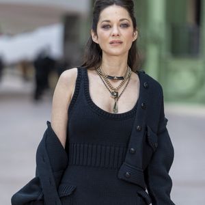 Marion Cotillard au défilé Chanel au Grand Palais, "Collection Haute Couture Printemps/Eté 2025" lors de la Fashion Week de Paris, le 28 janvier 2025. 

Photo : Olivier Borde / Bestimage