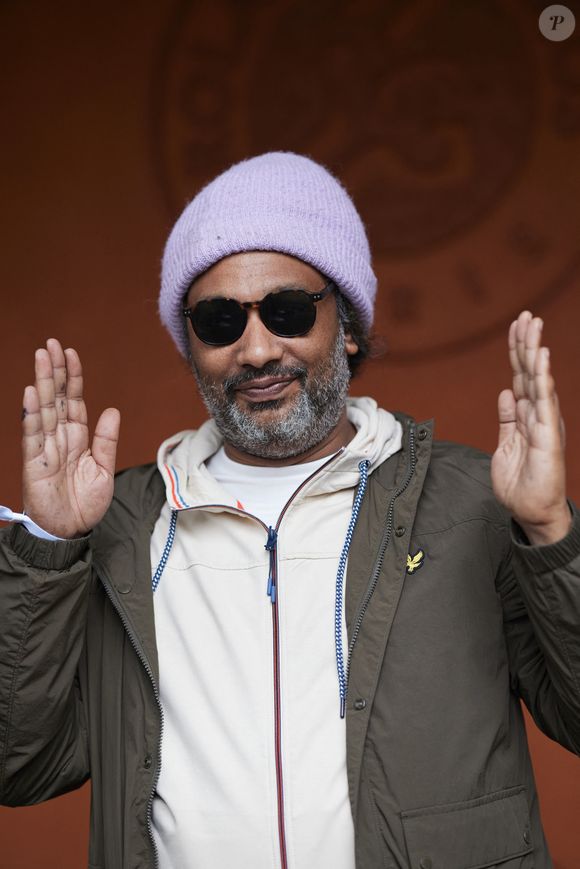 Le succès est au rendez-vous mais Doc Gynéco suscite aussi la polémique, la faute à ses textes sulfureux.

Doc Gynéco au village (night session) lors des Internationaux de France de tennis de Roland Garros 2024, à Paris, France, le 31 mai 2024. © Jacovides-Moreau/Bestimage