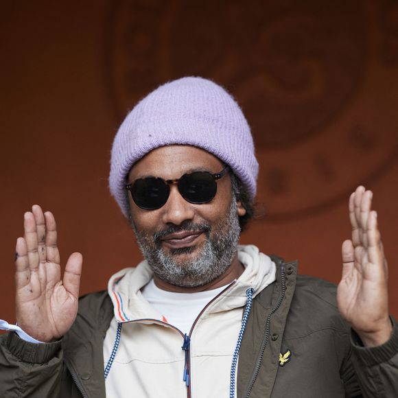 Le succès est au rendez-vous mais Doc Gynéco suscite aussi la polémique, la faute à ses textes sulfureux.

Doc Gynéco au village (night session) lors des Internationaux de France de tennis de Roland Garros 2024, à Paris, France, le 31 mai 2024. © Jacovides-Moreau/Bestimage