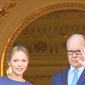 et un potager de 2000 mètres carrés entretenu avec soin par le prince Albert.

La princesse Charlène de Monaco et le prince Albert II de Monaco au balcon du palais princier lors de la procession de la Fête Dieu sur la place du Palais à Monaco le 19 juin 2025. © Claudia Albuquerque/Bestimage