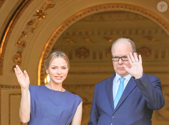 et un potager de 2000 mètres carrés entretenu avec soin par le prince Albert.

La princesse Charlène de Monaco et le prince Albert II de Monaco au balcon du palais princier lors de la procession de la Fête Dieu sur la place du Palais à Monaco le 19 juin 2025. © Claudia Albuquerque/Bestimage