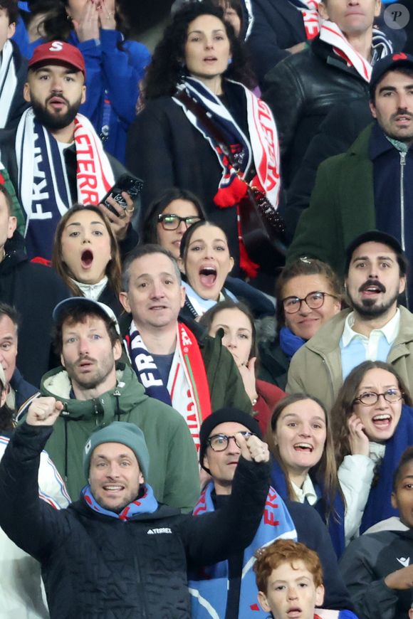 Exclusif - Manon Mittenaere, soeur d'Iris, Iris Mittenaere, Marie-Pierre Galès, mère de A.Dupont lors du match de rugby du Tournoi des Six Nations France contre Angleterre au Stade de France à Saint-Denis le 14 mars 2026. © AGENCE / BESTIMAGE