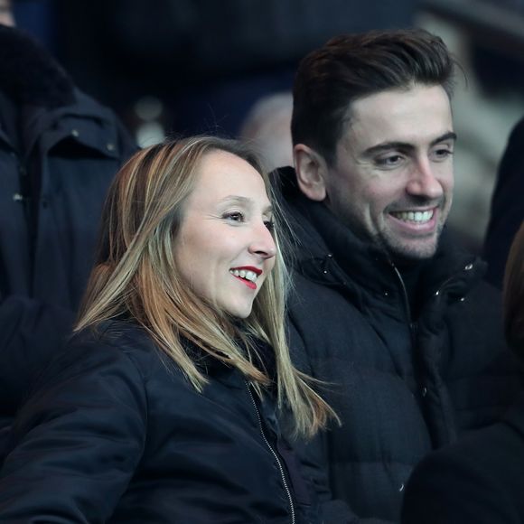 Audrey Lamy et son compagnon Thomas Sabatier - People au match de Ligue des Champions Psg - Ludogorets au Parc des Princes à Paris le 6 décembre 2016. Tenu en échec par Ludogorets (2-2), le PSG laisse la première place ... © Cyril Moreau/Bestimage