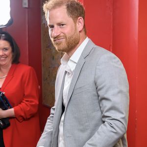 Le prince Harry rend visite au studio d'enregistrement communautaire de St Ann's, à Nottingham (Royaume-Uni), le 9 septembre 2025. © Paul Grover / Pool / Julien Burton via Bestimage