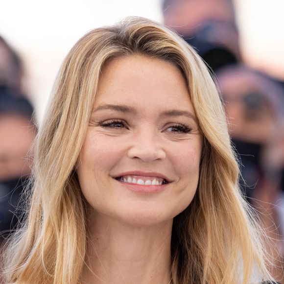 Pour conclure en beauté l'année, c’est à l’Île Maurice que Virginie Efira et son compagnon Niels Schneider ont passé du bon temps.

Virginie Efira au photocall du film Benedetta lors du 74ème festival international du film de Cannes 

© Borde / Jacovides / Moreau / Bestimage