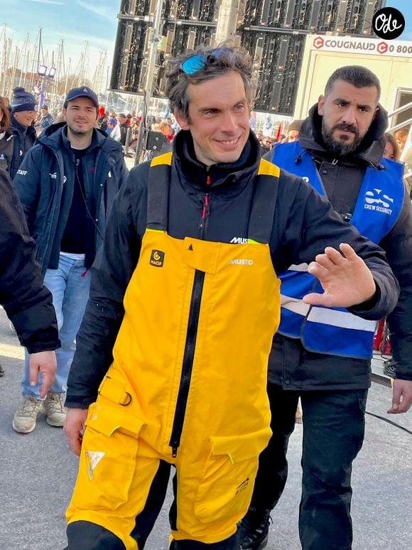 Charlie Dalin - Le skipper de Macif Charlie Dalin remporte la dixième édition du tour du monde en solitaire Vendée Globe en pulvérisant le record de l’épreuve en 64 jours, 19 heures 22 minutes et 49 secondes aux Sables-d'Olonne, en France, le 14 janvier 2025. © Fabien Faure/Bestimage