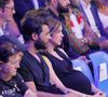 comme ce resto entre amis où l'artiste surnommé Yodelice apparaît en photo, tout sourire

Maxim Nucci (Yodelice)  et sa compagne enceinte Isabelle Ithurburu - Maxim Nucci (Yodelice)  et sa compagne enceinte Isabelle Ithurburu assistent au match de boxe de Tony Yoka au palais des sports de Paris, le 23 juin 2018 © Veeren-CVS/Bestimage