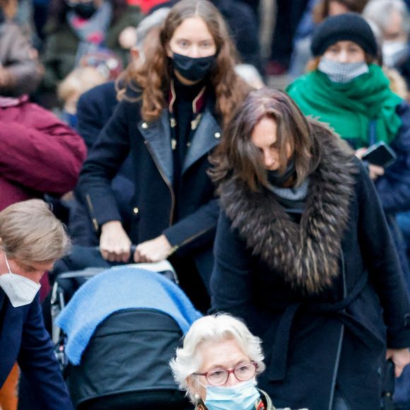Sasha (Fille d'Igor) et son bébé, Charles-Henri de Lobkowicz, guest - Sorties de la messe en hommage aux frères Igor et Grichka Bogdanoff (Bogdanov) en l'église de La Madeleine à Paris. Le 10 janvier 2022
© Jacovides-Moreau / Bestimage