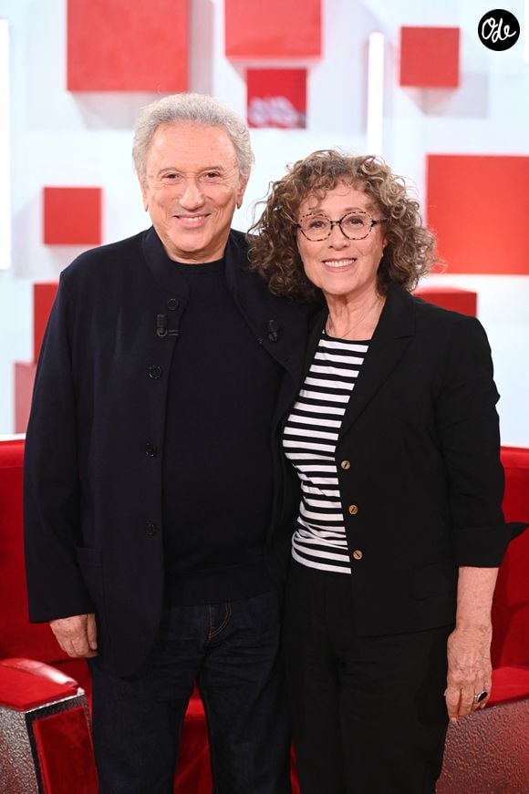 Investigation, confidences exclusives, 

Exclusif - Michel Drucker et Mireille Dumas - Enregistrement de l'émission Vivement dimanche au studio Rive gauche, presentée par Michel Drucker . Diffusion sur France 3 le 25/10/2026. © Guillaume Gaffiot / Bestimage