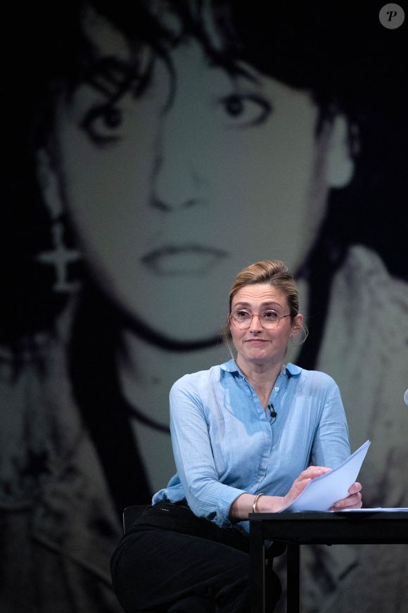 Julie Gayet joue pendant la pièce Je Ne Serais Pas Arrivee La, Si... dans le cadre du Festival Paroles Citoyennes à Paris, France, le 23 avril 2021. Photo Aurore Marechal/ABACAPRESS.COM