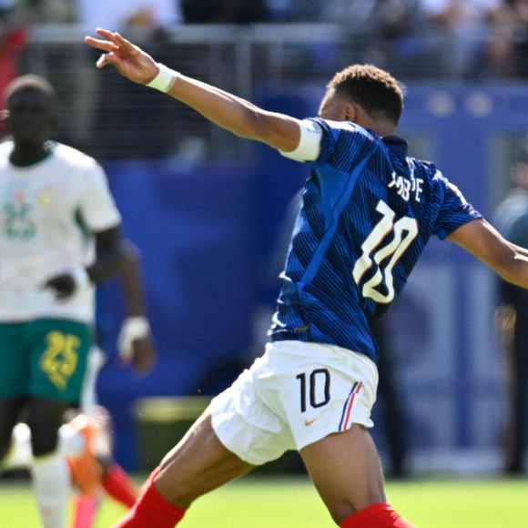 Le Français Kylian Mbappé contrôle le ballon lors d'un match de phase de poules de la Coupe du monde masculine de football 2026 opposant le Brésil au Maroc au New York New Jersey Stadium, à East Rutherford, le 16 juin 2026. © PsnewZ/Bestimage
