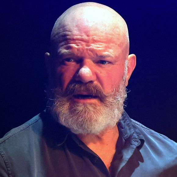 Ce jeudi, sur M6,

Exclusif - C'est pour l'ouverture du "Festival des fous rires de Bordeaux" que le presentateur tv Alex Jaffrey en compagnie du chef cuisinier Philippe Etchebest et de son groupe de rock "Chef and the Gang" presentent un spectacle musical et humoristique. Le celebre chef a chanté lui-meme plusieurs standards des années 70 à nos jours. Patrick Bernard-Fabien Cottereau/BESTIMAGE