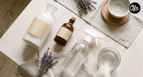 La recette ne nécessite que 3 ingrédients : eau, alcool et adoucissant pour le linge.

Photo d'illustration - Cette astuce à trois ingrédients permet de rafraîchir les rideaux, canapés et autres textiles avec une simple pulvérisation